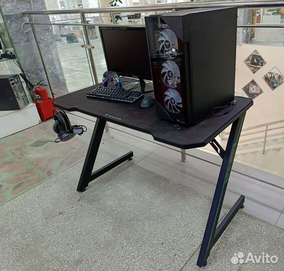 Стол компьютерный игровой ThunderX3 ED3