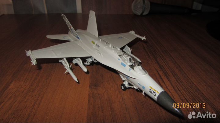 Модель F-18C Hornet Масштаб - 1/72 Italeri