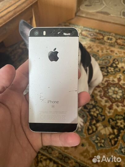 iPhone SE, 32 ГБ