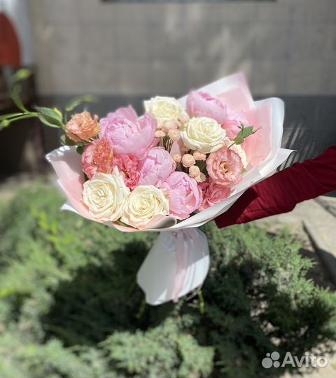 Цветы/букет из пионов/эустома и розы