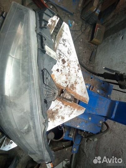 Фара левая Renault Laguna 2001-2005