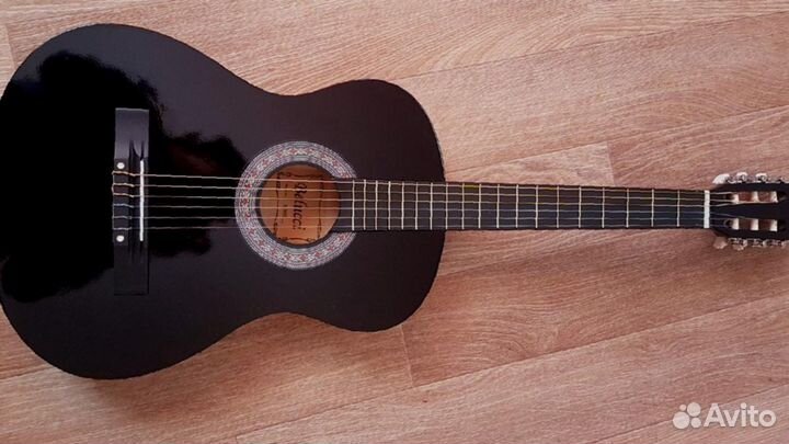 Классическая гитара черная