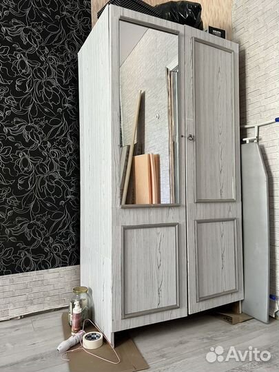 Шкаф из массива на переработку