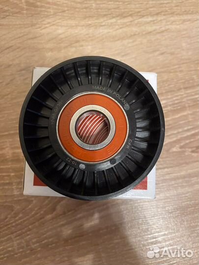 Ролик натяжной на toyota camry 50