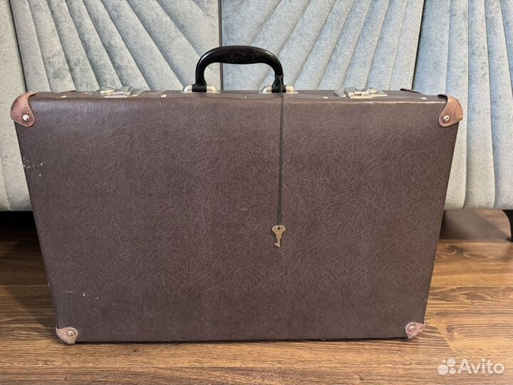 Старинный чемодан
