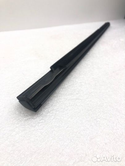 Молдинг двери задний правый Mercedes-Benz Glc