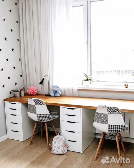 Детская зона у окна