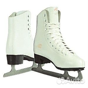 Коньки белые