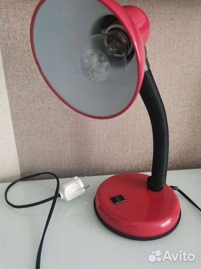 Лампа настольная