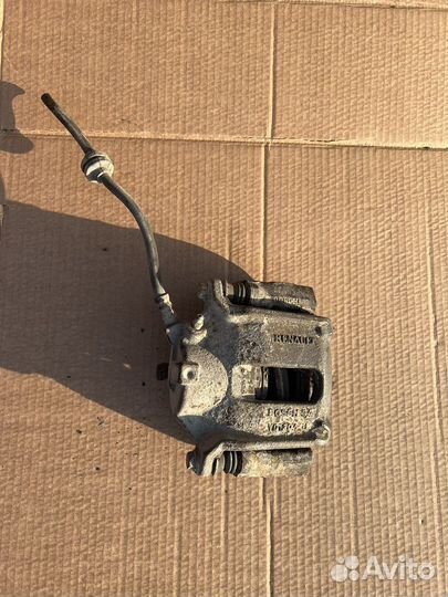 Передний левый суппорт Renault Megane 2