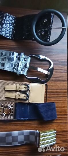 Ремни женские пакетом много