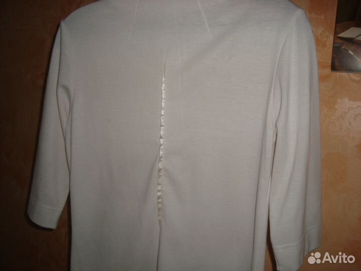 Новая белая кофточка 44 разм