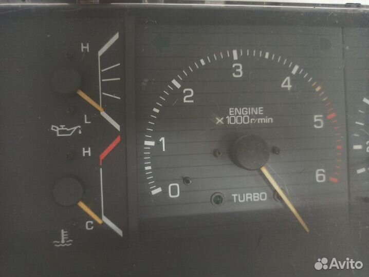 Панель приборов Toyota Hilux Surf LN60V 2L