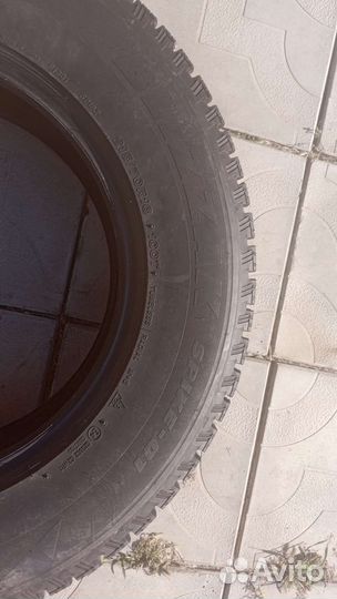 Bridgestone Blizzak Spike-01 215/70 R16