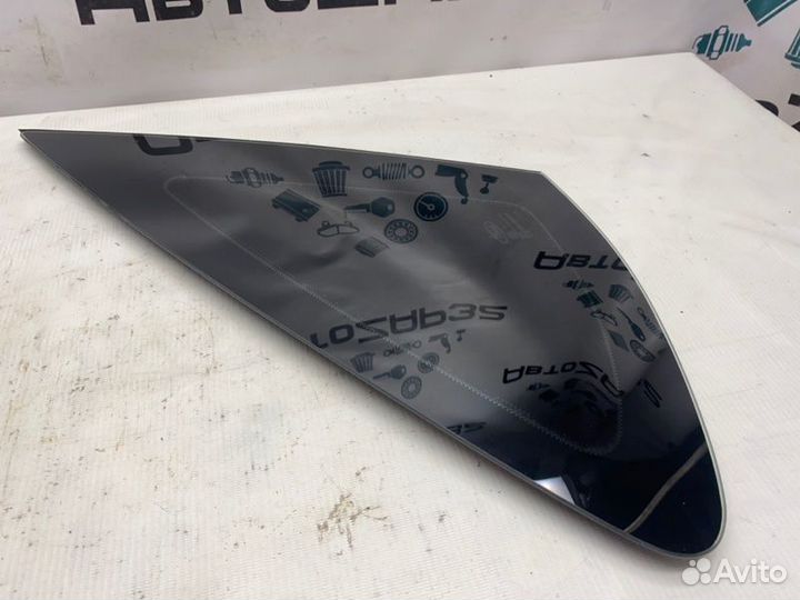 Форточка задняя правая Ford Focus хэтчбек 2010