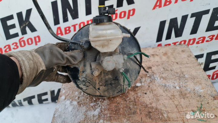 Вакуумный усилитель Renault Sandero 1.4 2012