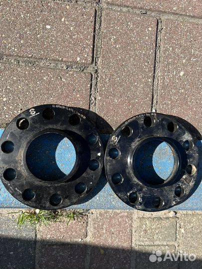 Колесные проставки BMW