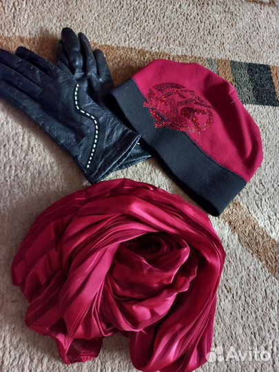 Набор шапочка, шарфик, перчатки