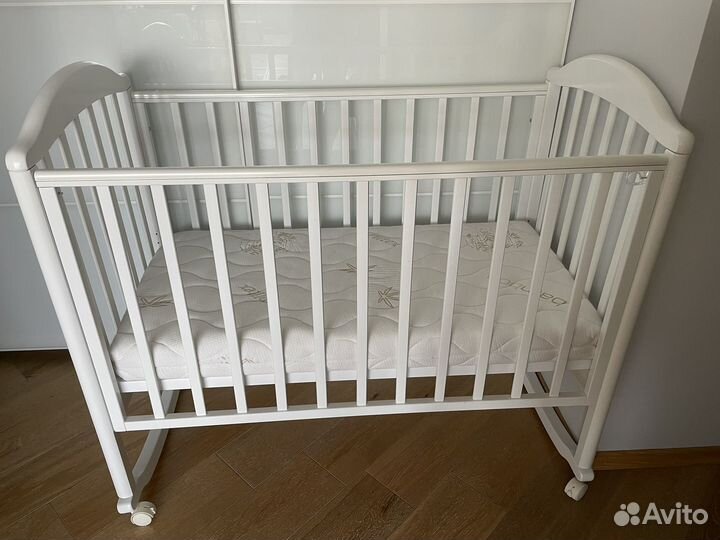 Детская кроватка