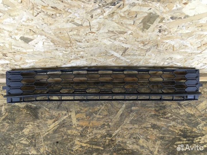 Решетка в бампер передняя Skoda Rapid