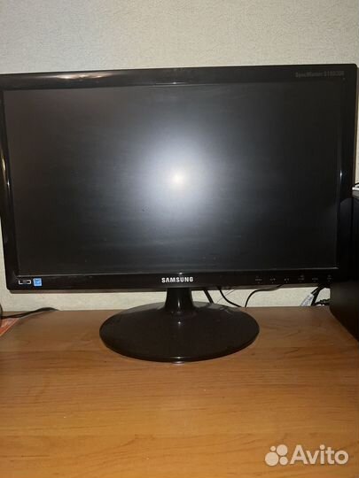Монитор Samsung