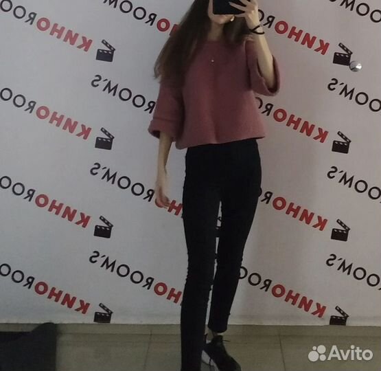 Свитер женский укороченный