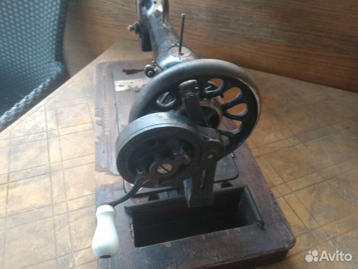 Антикварная швейная машина Frister & Rossmann