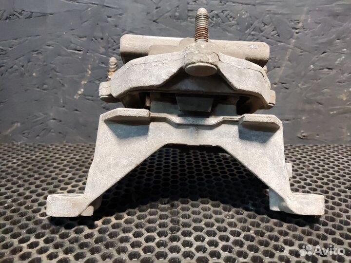 Опора кпп задняя Audi A6 C7 cdnb 2014