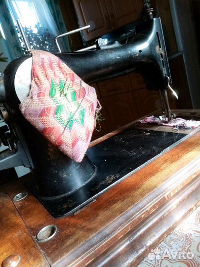 Швейная машинка 