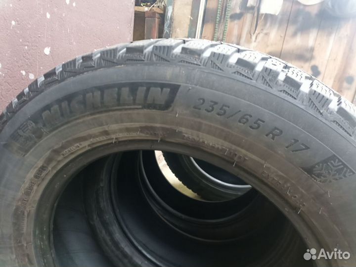 Michelin X-Ice North 4 235/65 R17