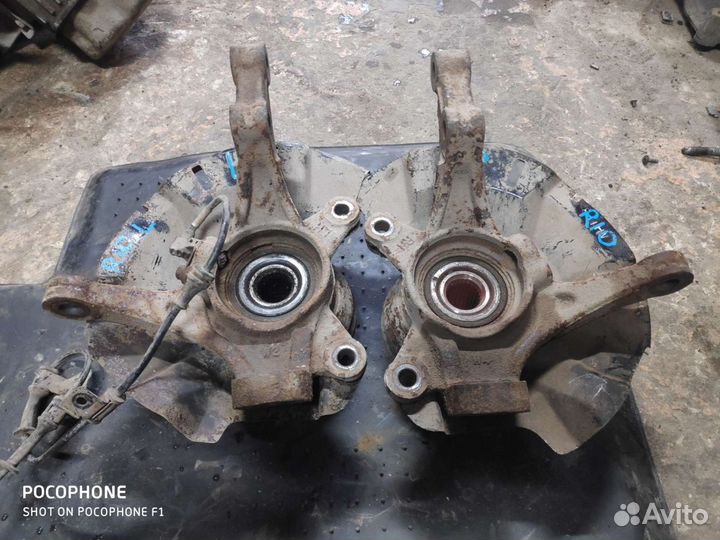 Поворотный кулак Kia Rio 3 Hyundai Solaris правый