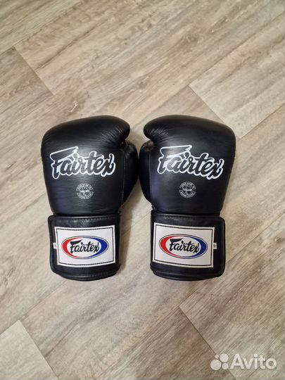 Боксерские перчатки fairtex