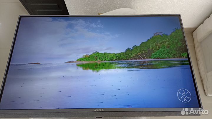 Телевизор Grundig 43
