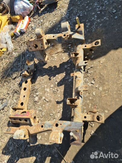 Подрамник передний Mitsubishi Pajero 3 3.5 2001