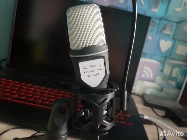 Микрофон в отличном состояние с RGB подсветкой