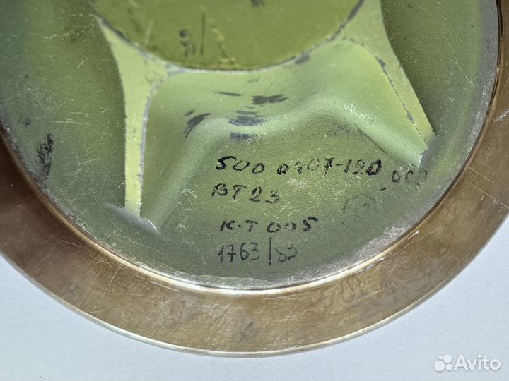 Затвор клапана орбитального корабля 