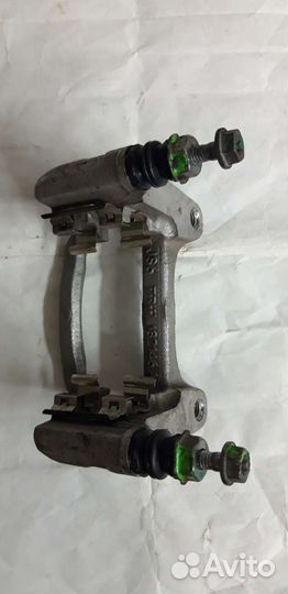 Скоба заднего суппорта Hyundai Solaris 1,2, Rio3,4