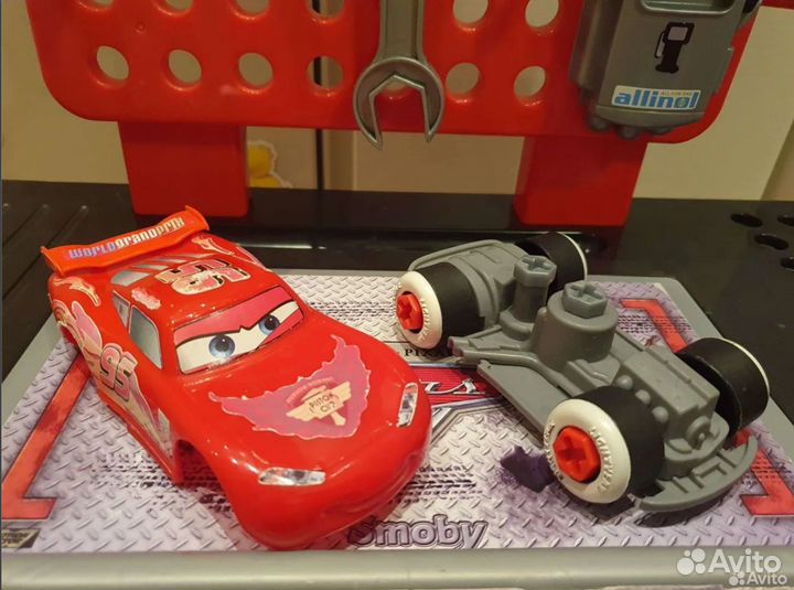 Игровой набор ремонтная мастерская Тачка Маквин