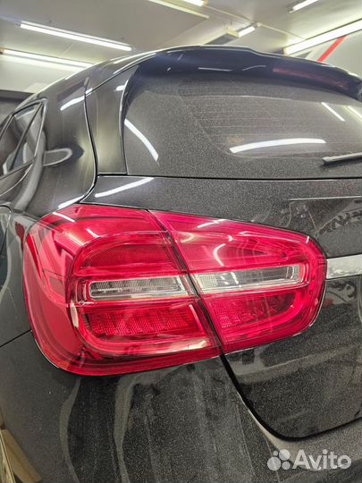 Стекло на задний левый фонар на Mercedes-Benz GLA