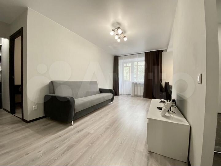 2-к. квартира, 43 м², 2/5 эт.