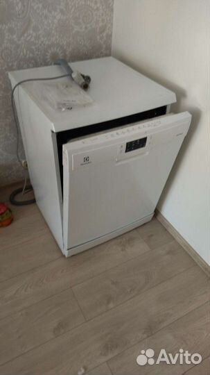 Посудомоечная машина Electrolux