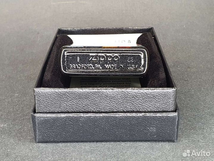 Зажигалка Zippo - Woman with a Book by Picasso