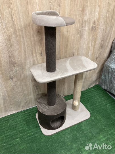 Когтеточка и домик для кошек