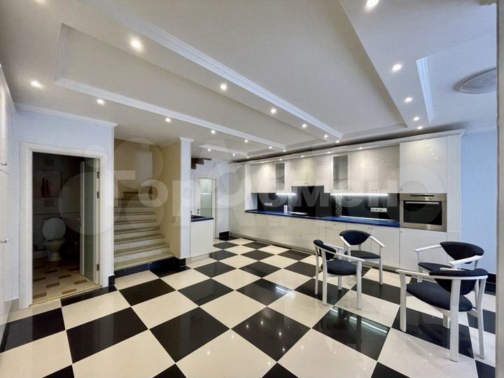 Таунхаус 167 м² на участке 2 сот.