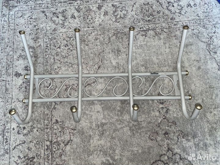 Вешалка в прихожую настенная