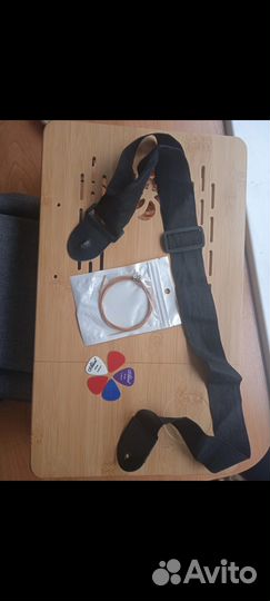 Акустическая гитара