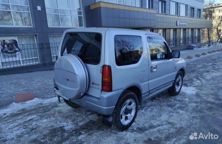 В разборе Suzuki Jimny 2003 год