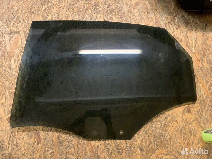 Стекло двери заднее левое Audi A6 C7 2012