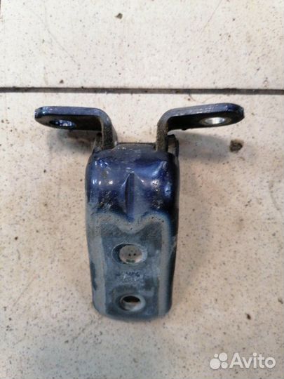 Петля двери передняя правая Hyundai Santa Fe 4