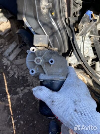 Мотор стеклоочистителя передний Audi A4 B5